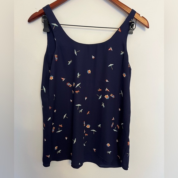 Navy Blue Sleeveless Top with Pattern - Picture 3 of 3